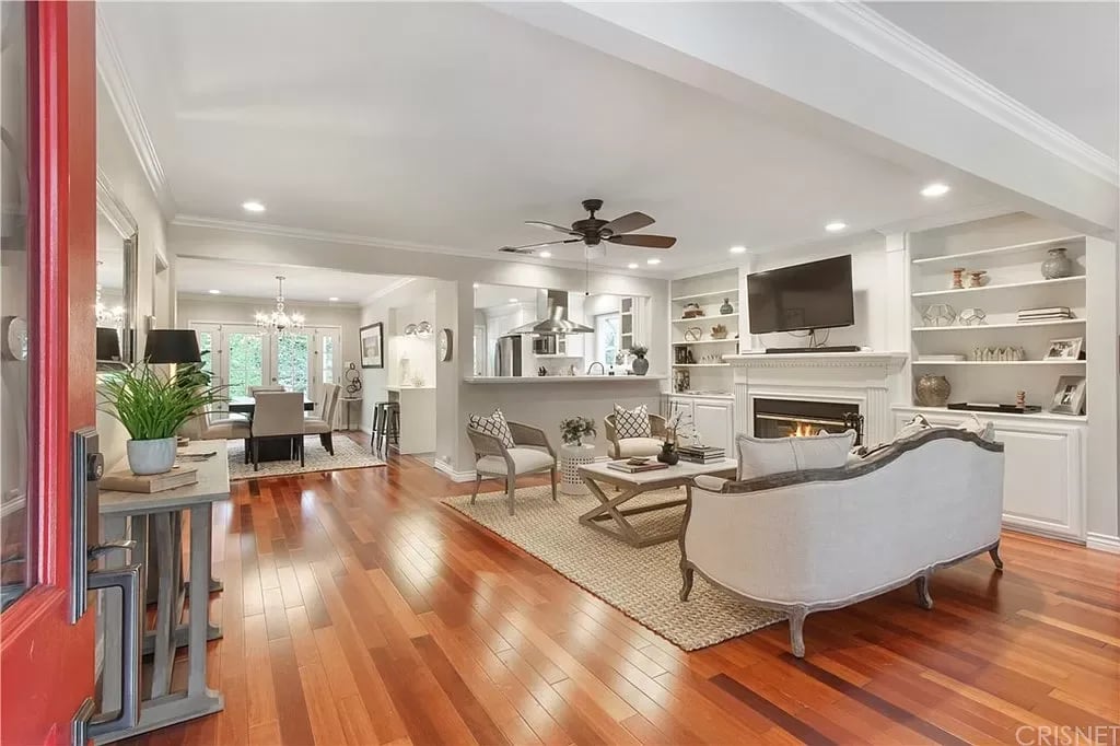 13854 Valleyheart Dr