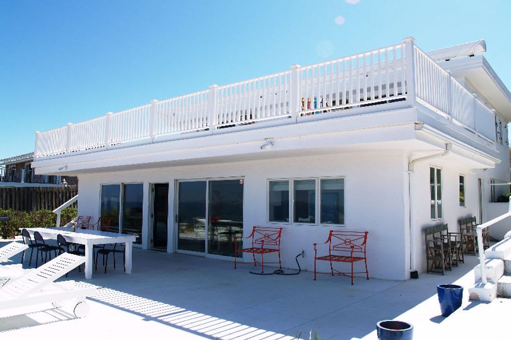 Bay Front Beach Chic - Southampton