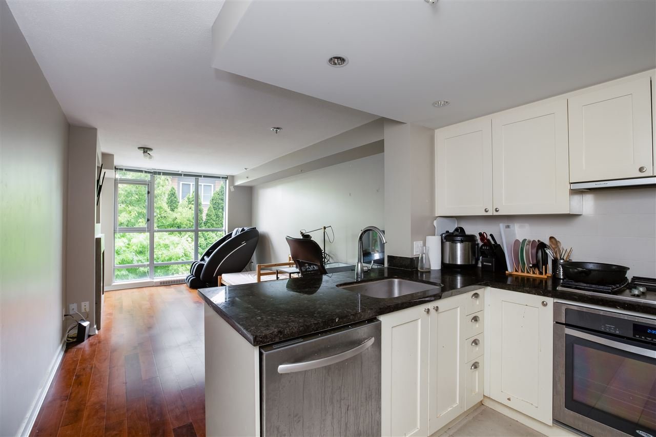 209-9373 Hemlock Dr
