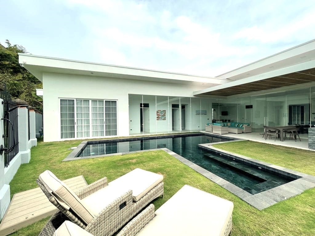 Modern Luxury Pool Villa, Jaco, Puntarenas