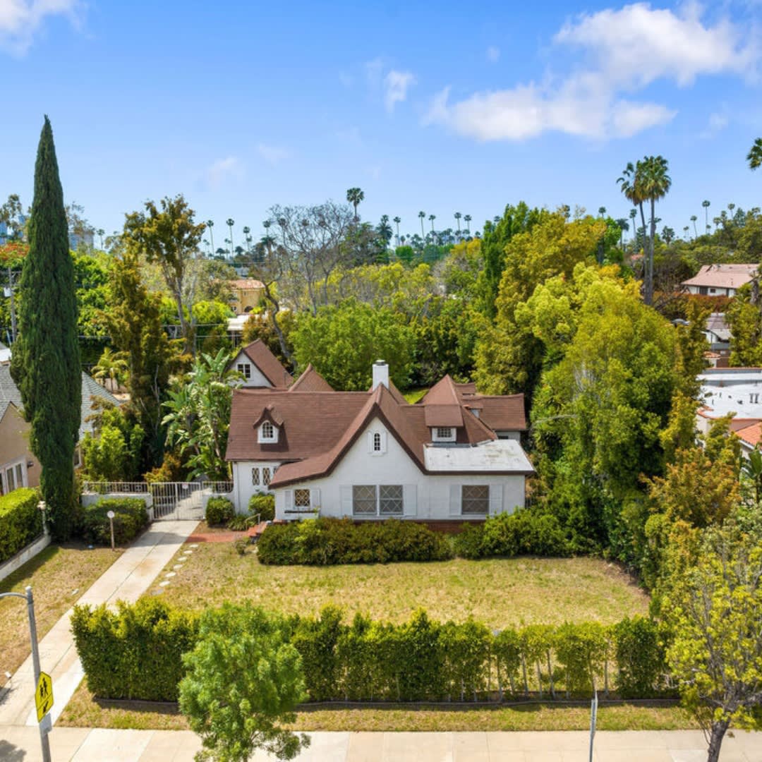 New Listing Home for Sale in Beverly Hills! 