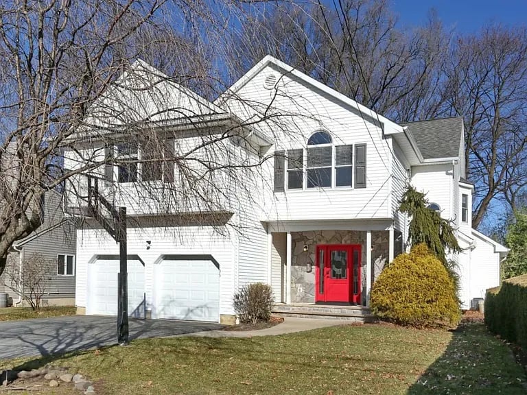 135 Bellair Rd