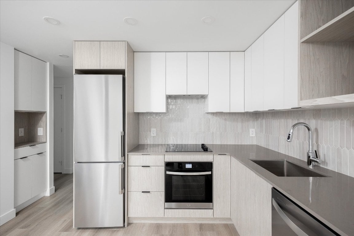 1403-1488 Bertram St