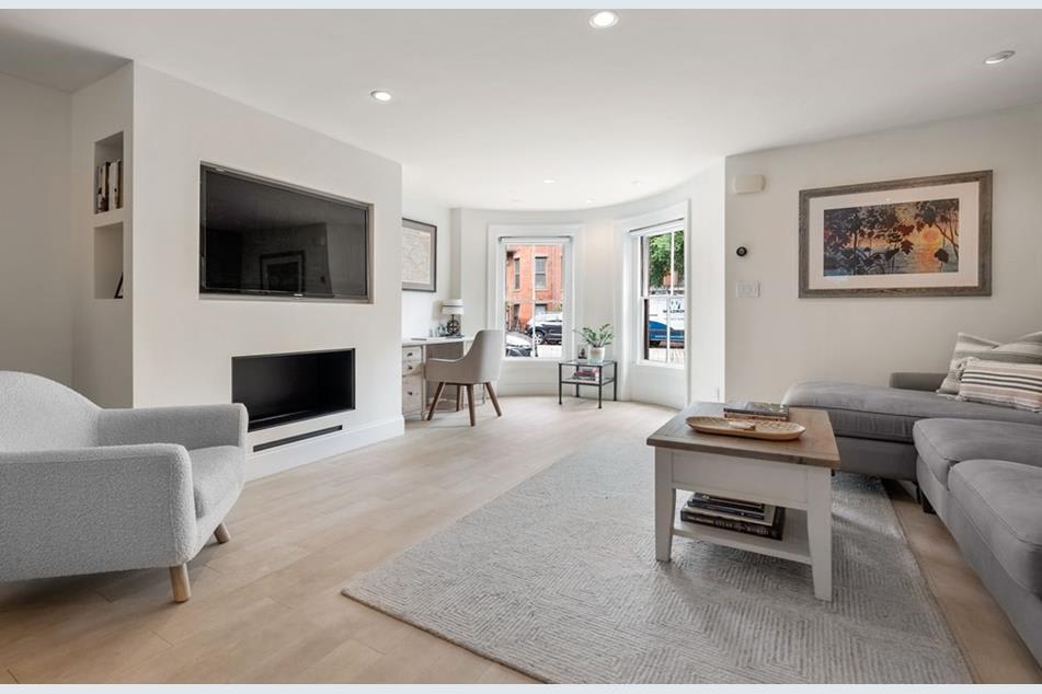 24 Dartmouth Pl #1