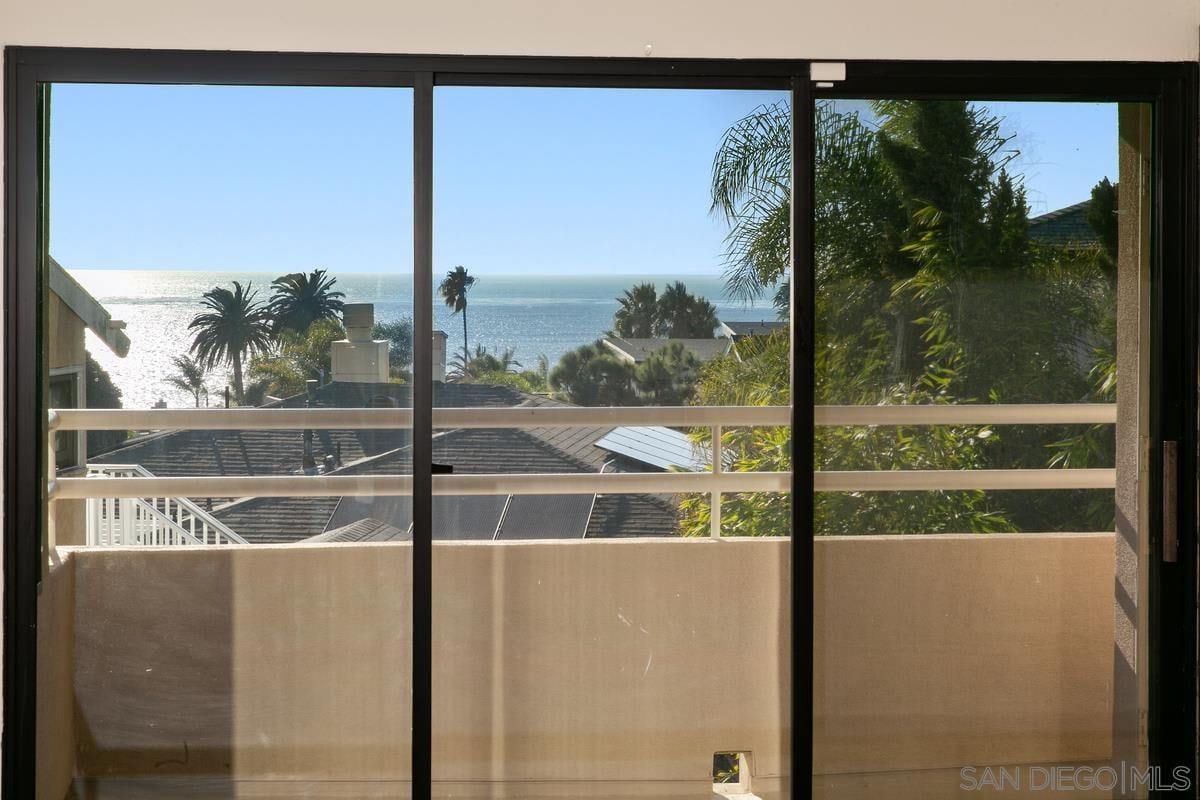 5726 La Jolla Blvd #206