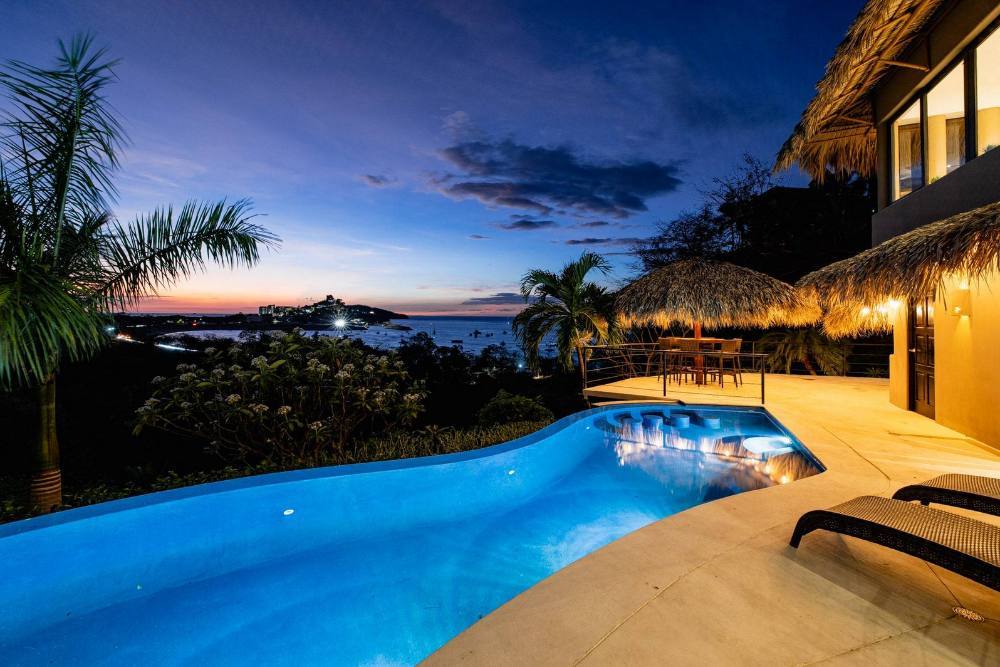 Hilltop Infinity Pool Villa, Flamingo, Guanacaste