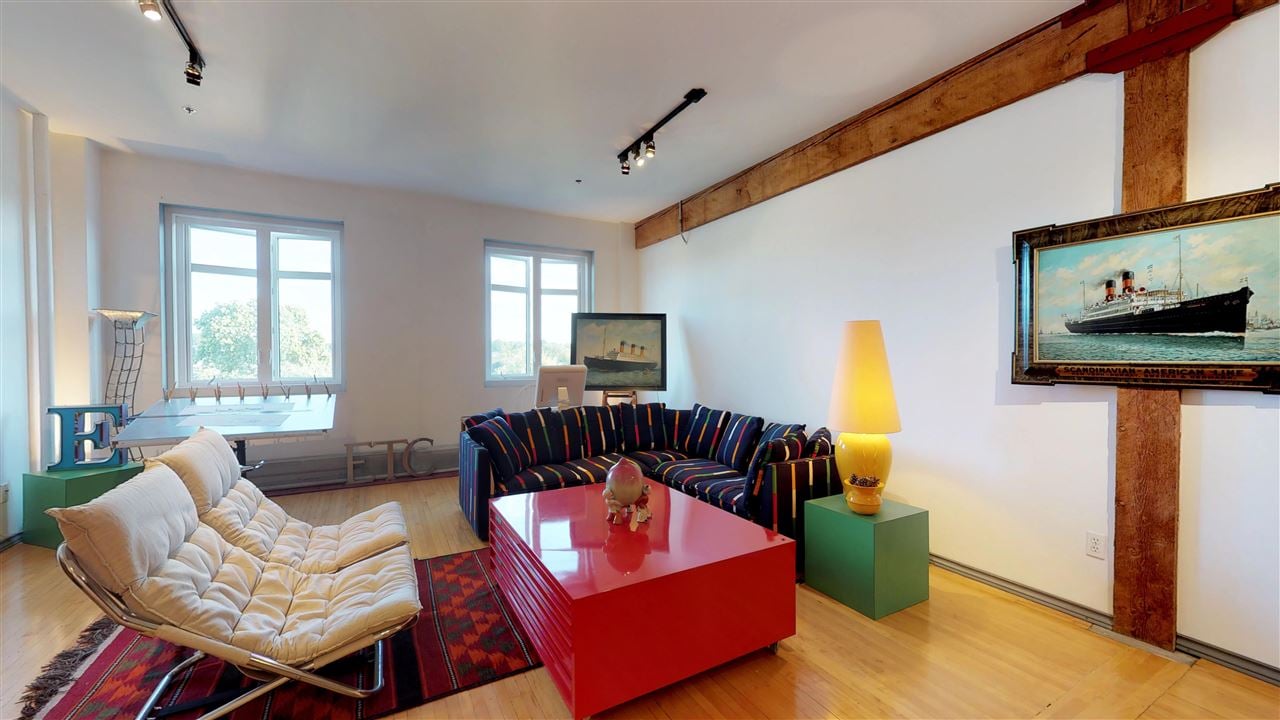 221-2556 E Hastings St