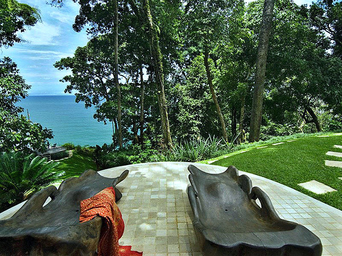 Cliffside Luxury Estate with Pool, Dominical, Puntarenas