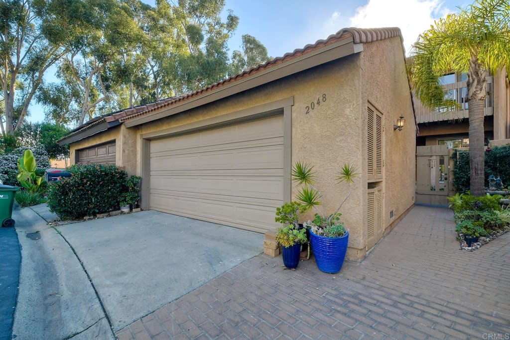 2048 Avenue Of The Trees