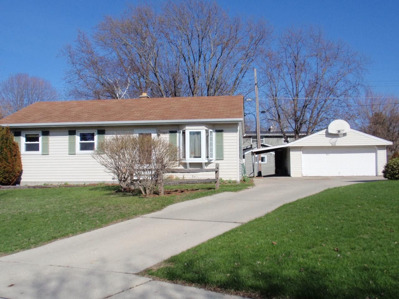 747 Riverview Dr