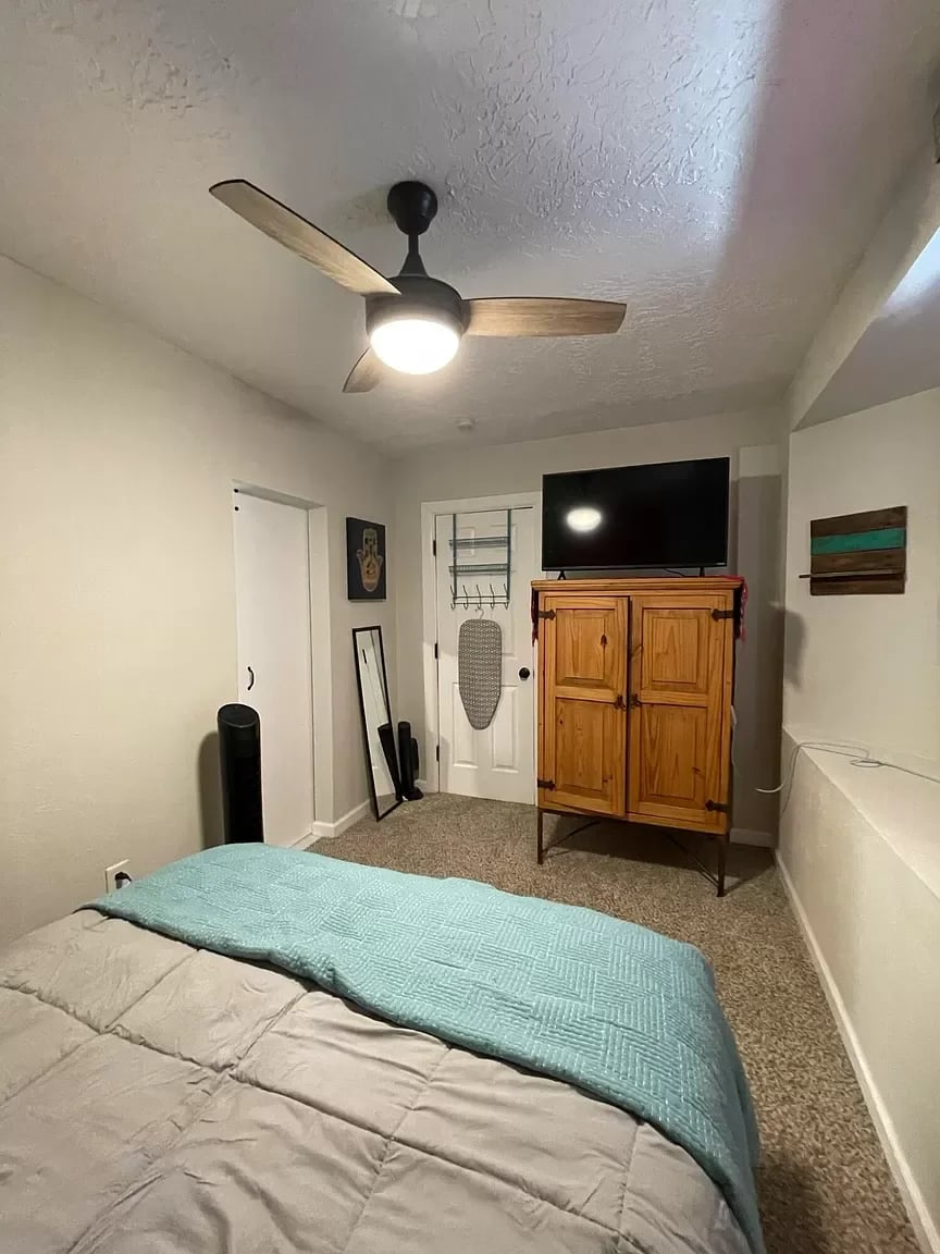 1019 Cerro Vista Rd SW