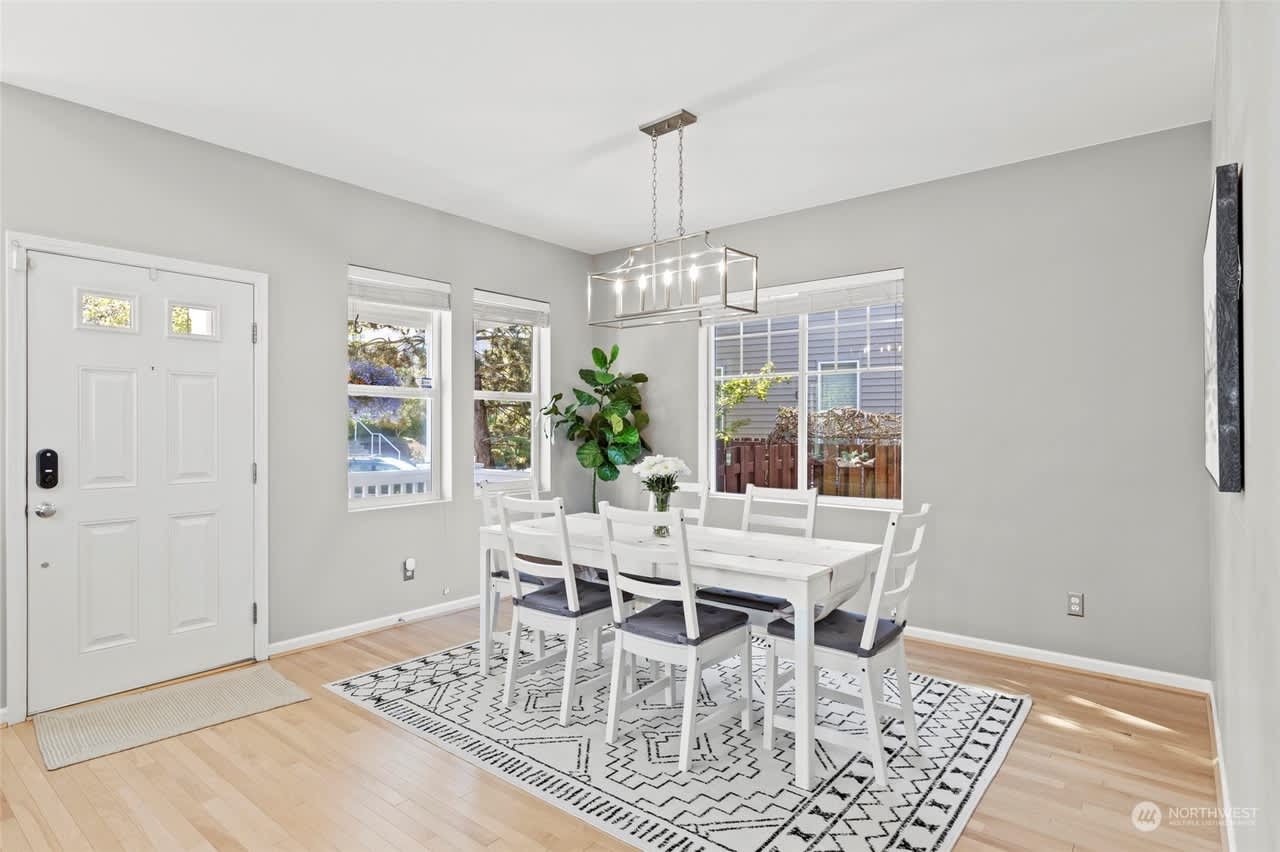 2728 84th Dr NE