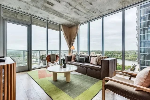 48 E Ave #1608