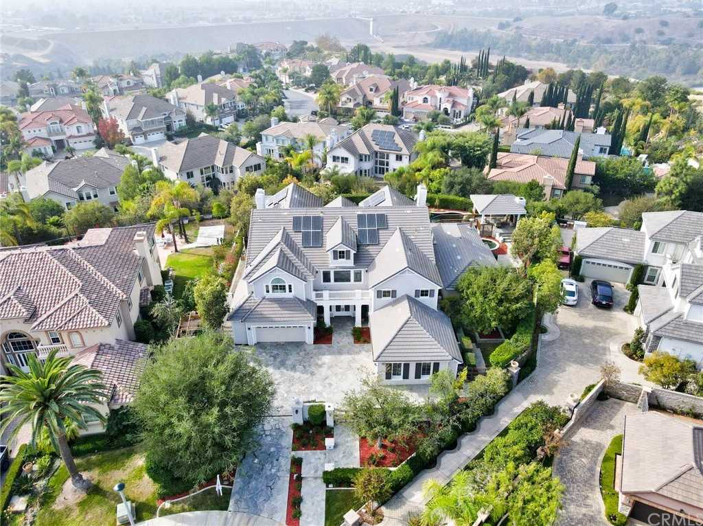 3111 Gardenia Lane