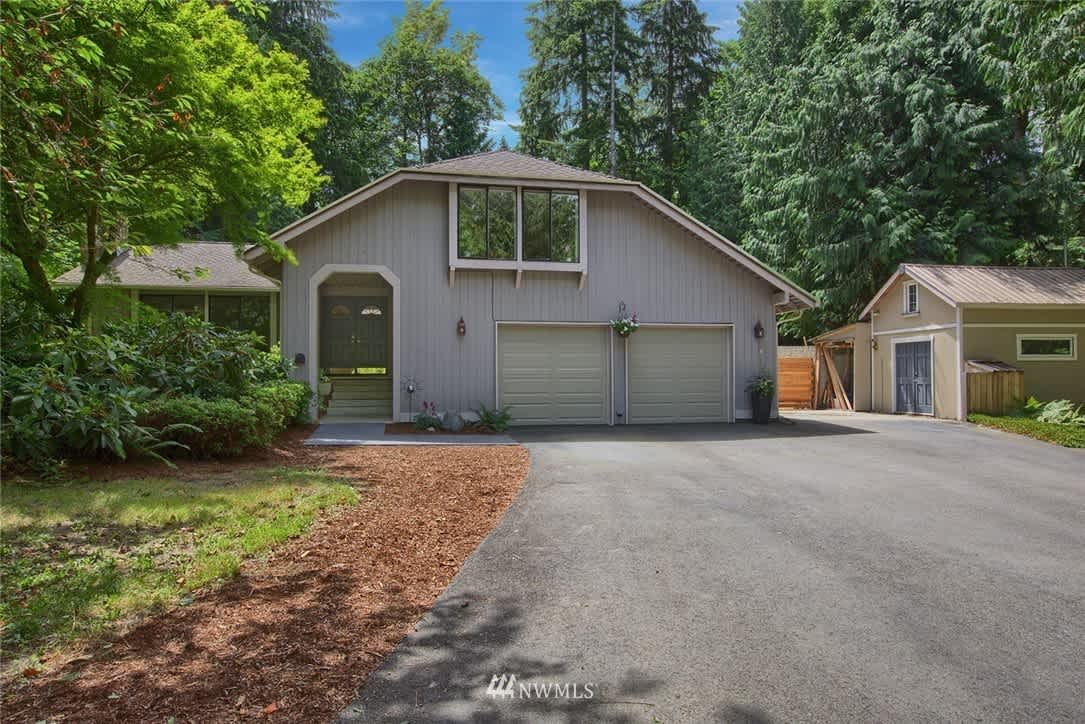 24721 SE Mirrormont Way, Issaquah, WA 98027