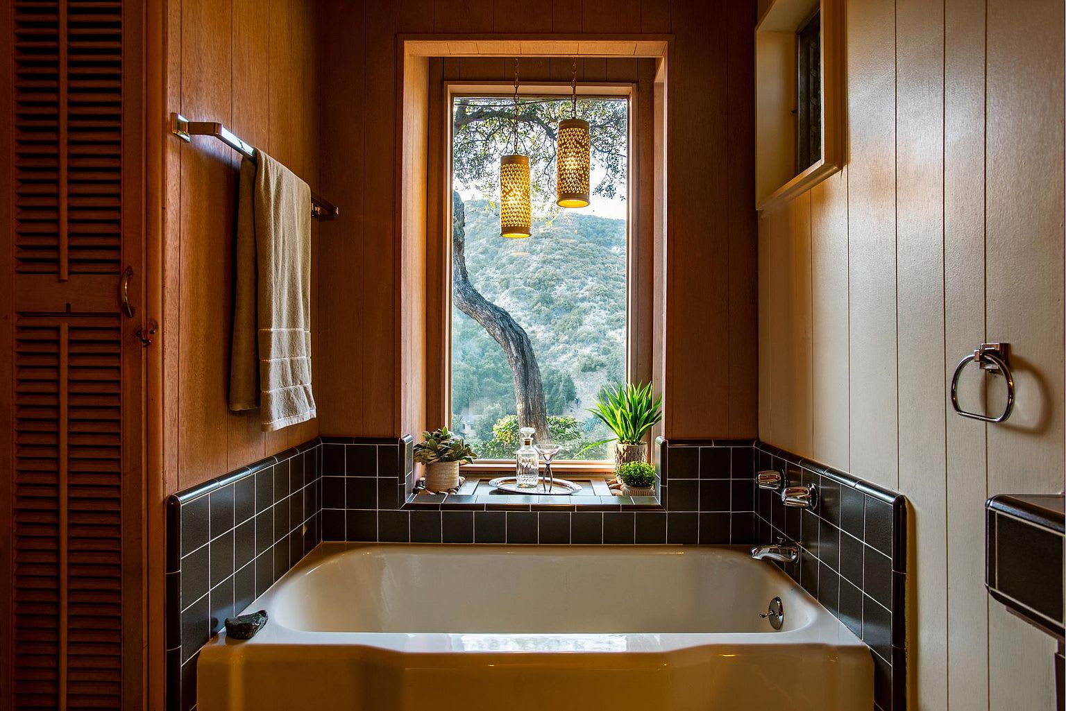 6211 Gyral Dr