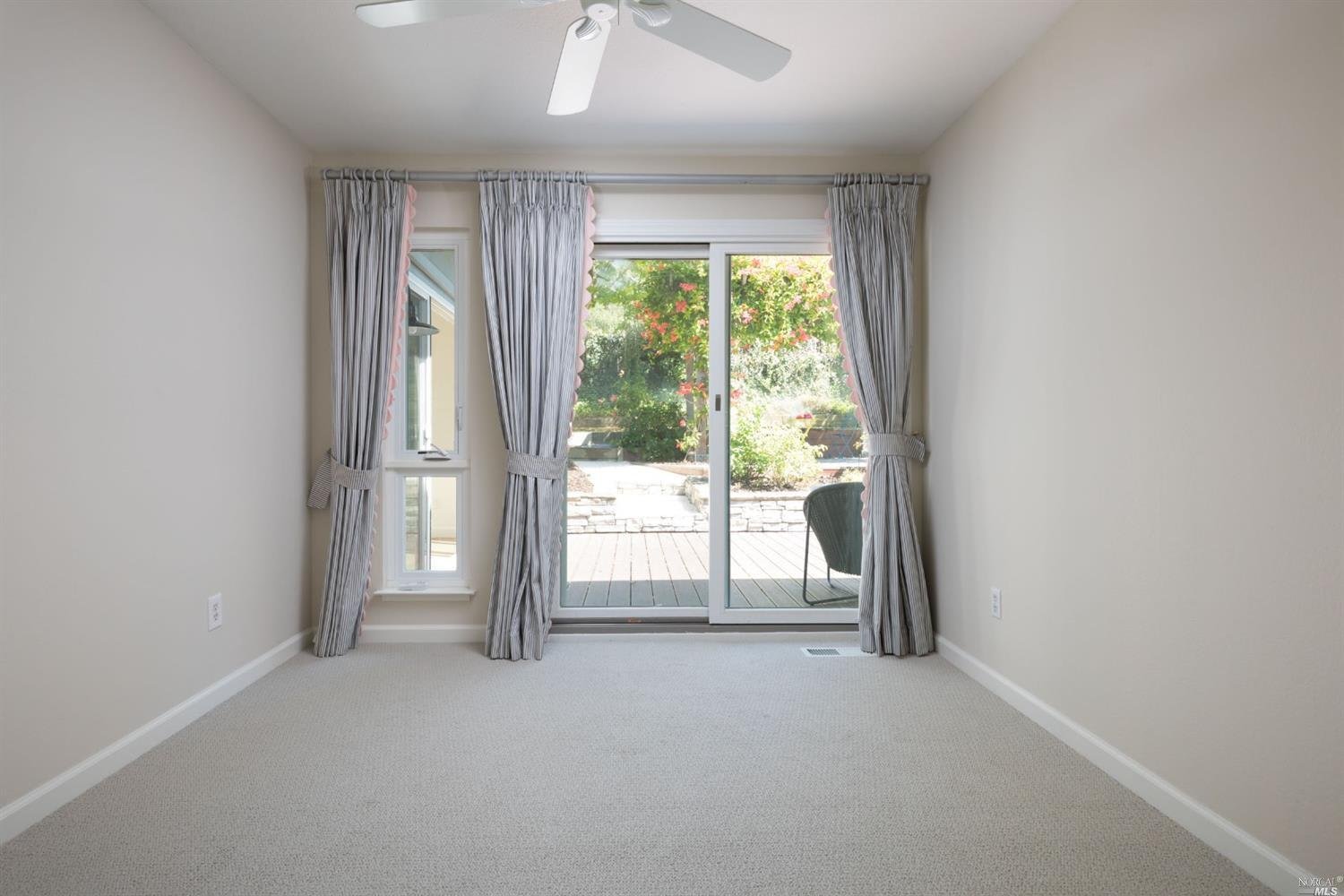 121 Oak Dr