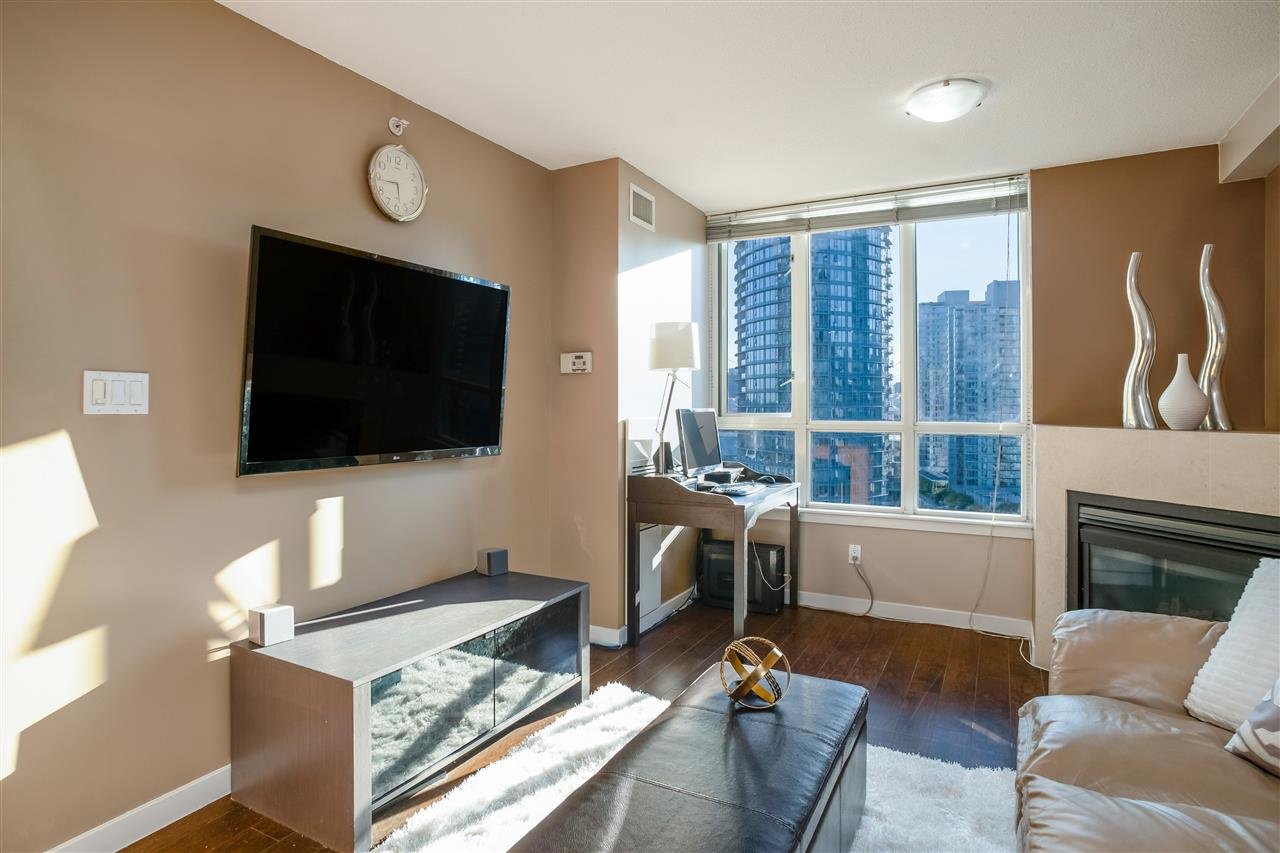 2001-63 Keefer Pl