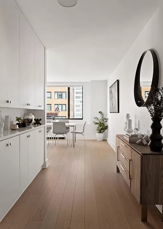 30 West 61st Street #18D