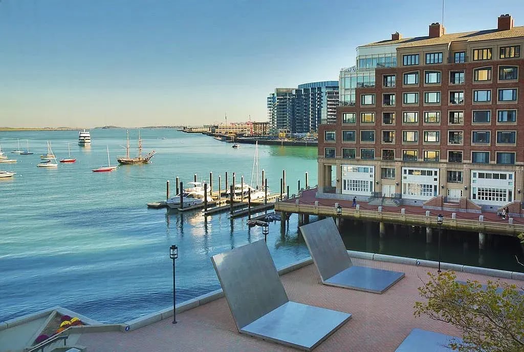 85 E India Row, Apt 4F