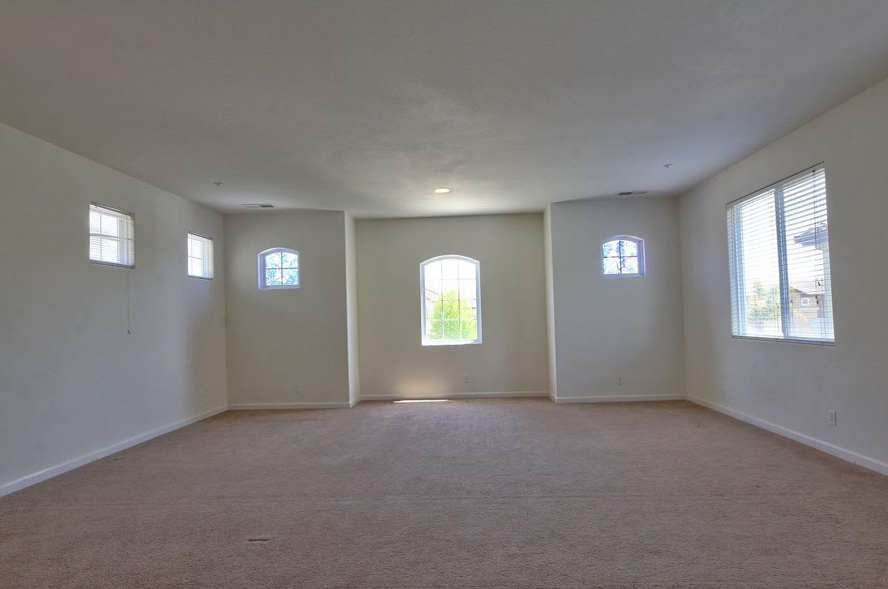 13 Wimbledon Cir