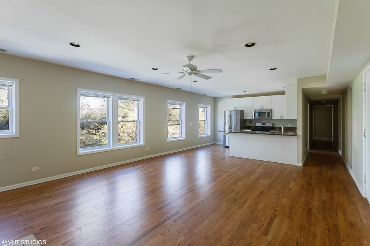 1050 W Dakin St Unit 2B