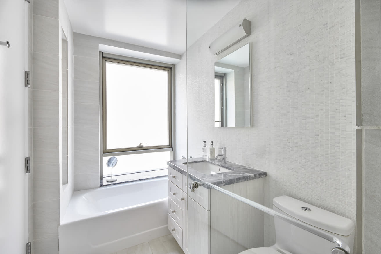 132 E 30th St, #3