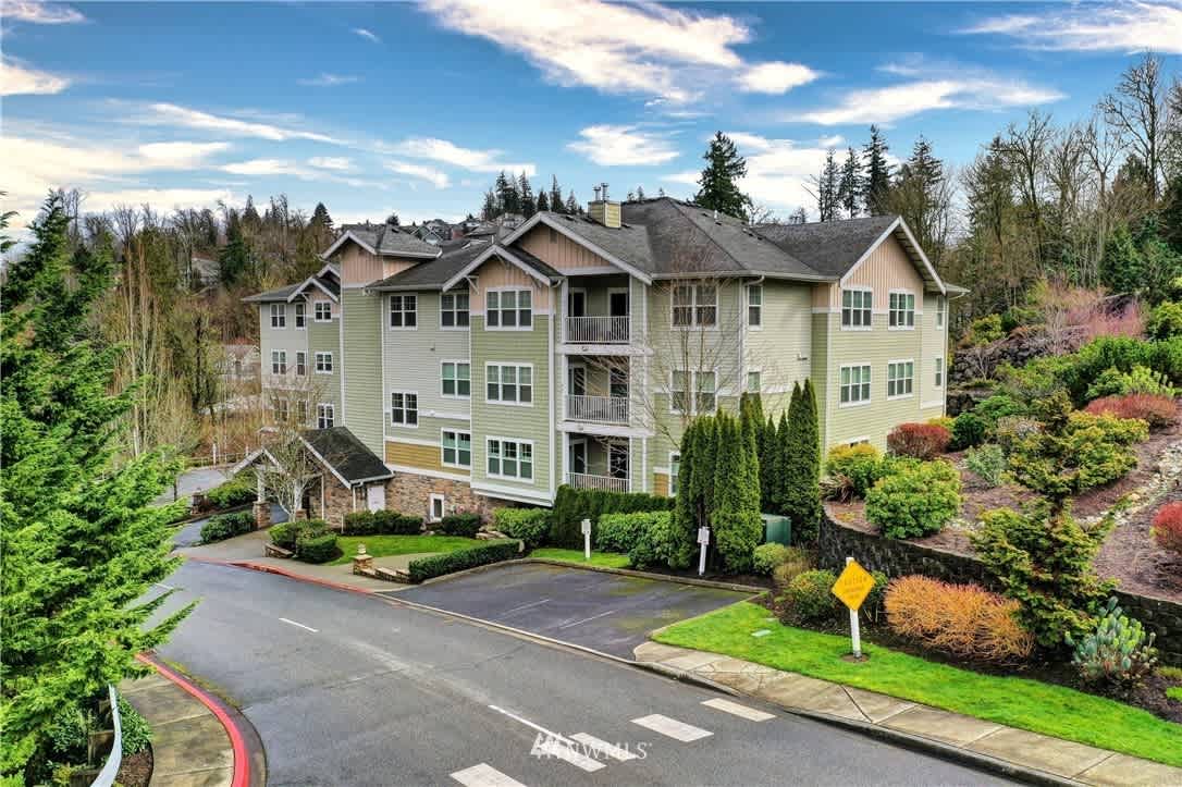 4406 Providence Point Place SE #104, Issaquah, WA 98029