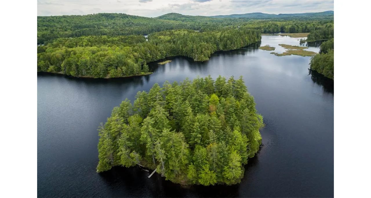 Home For Sale – Ledge Island, Steven’s Pond, Liberty, Maine 04949