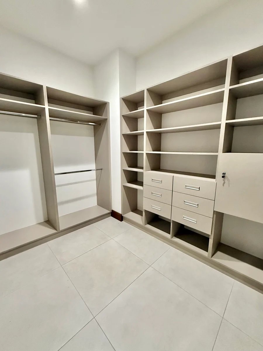 Contemporary Terrace Condo, Santa Ana, San Jose
