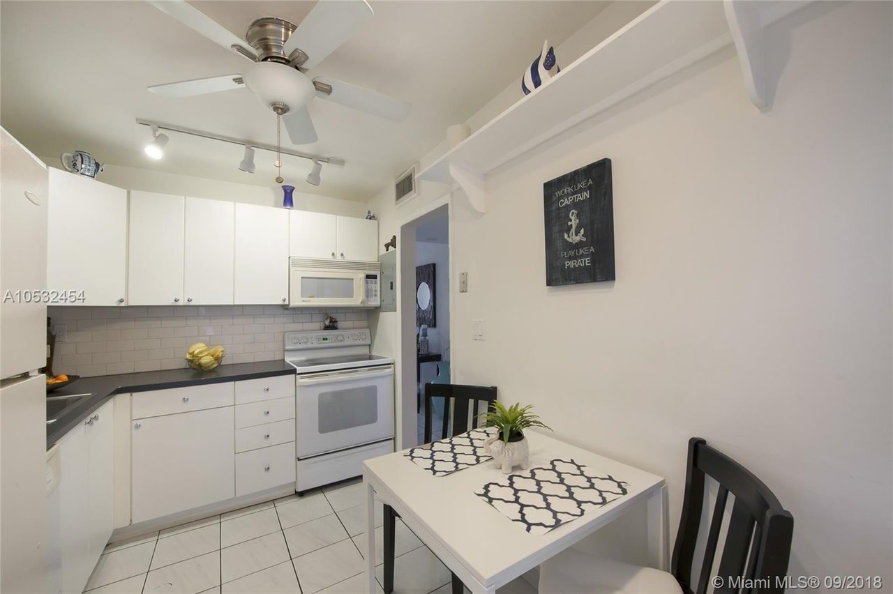 300 Galen Dr #404