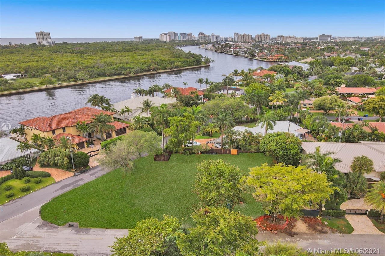 2035 NE Intracoastal Dr