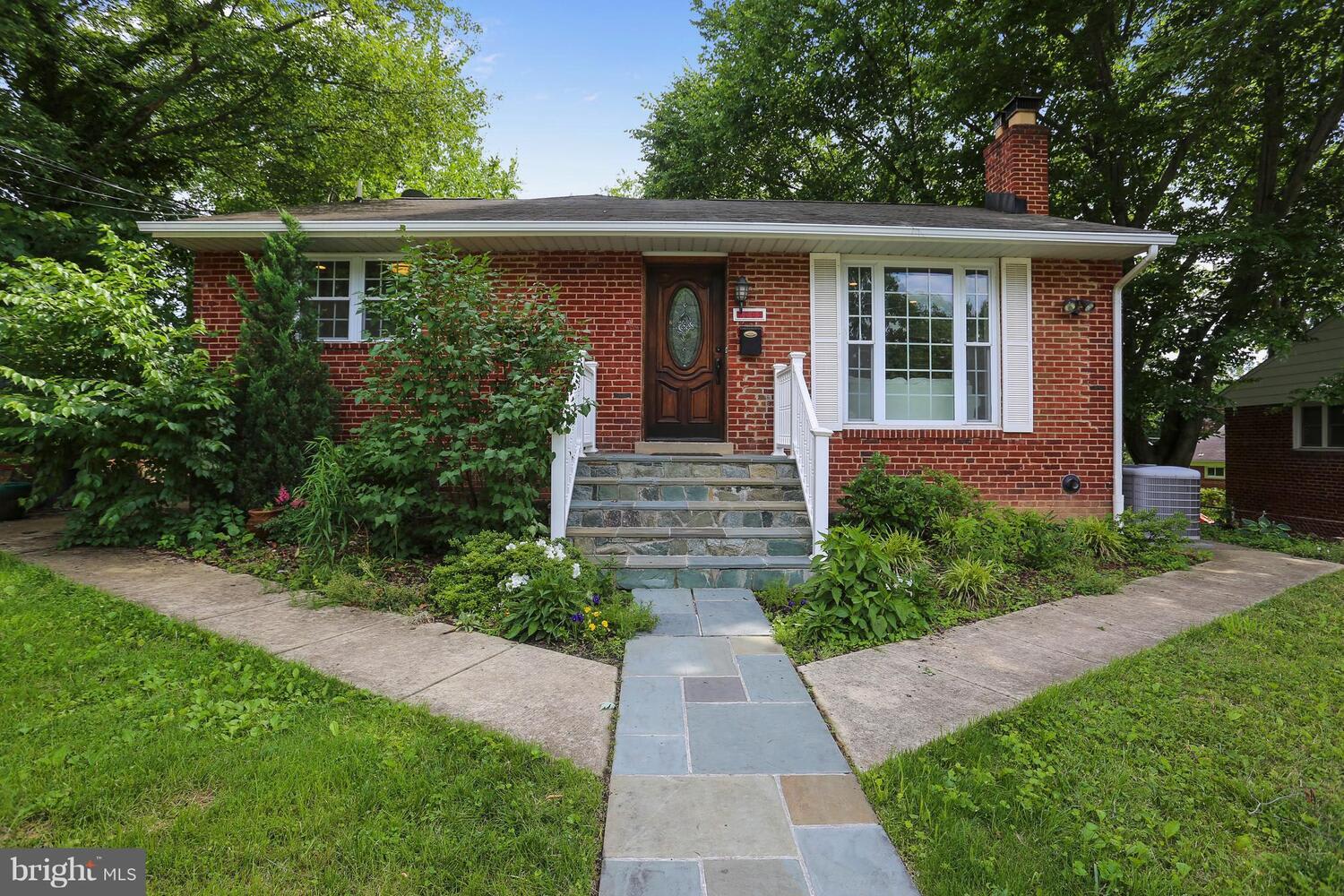 2502 Dennis Ave