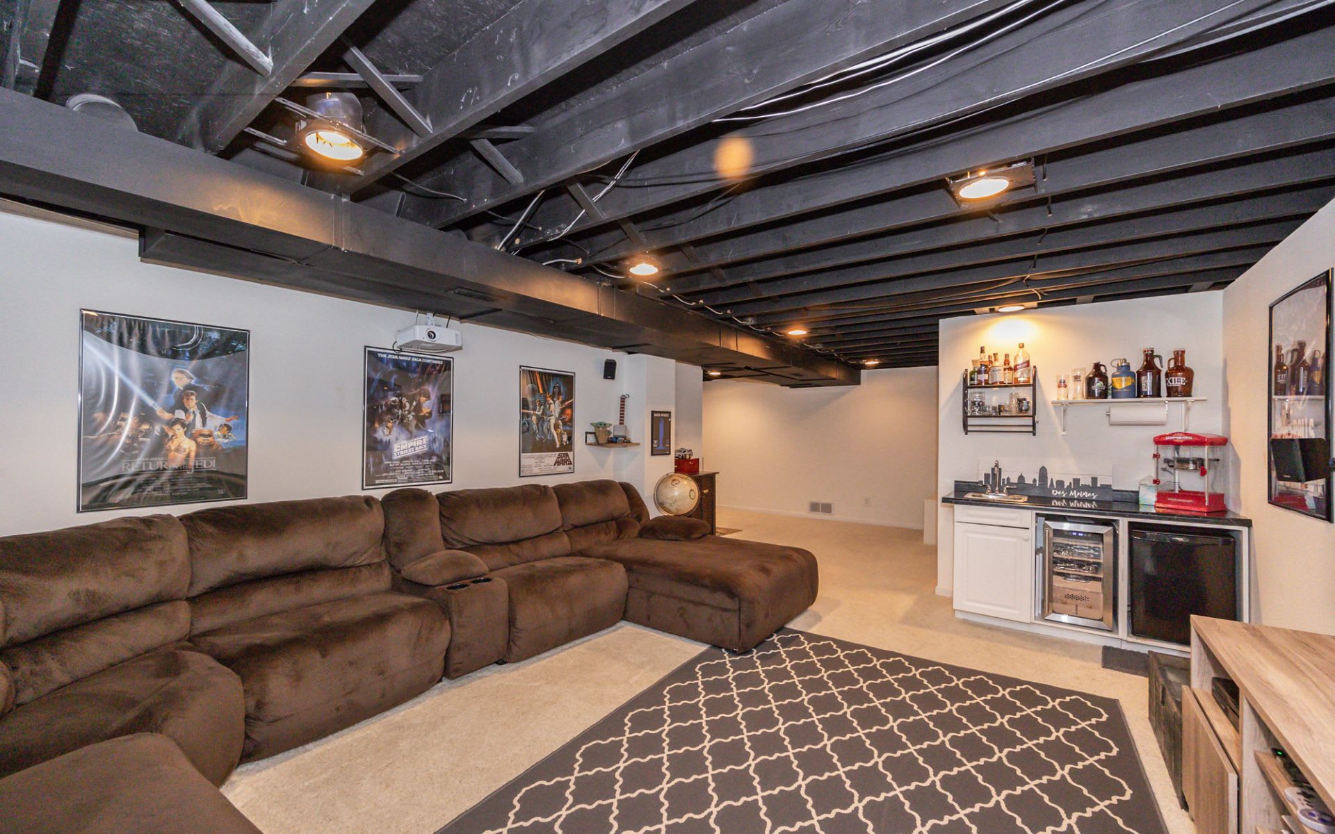 5542 Ponderosa Drive