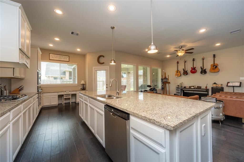 3803 OAKFIELD FOREST LANE