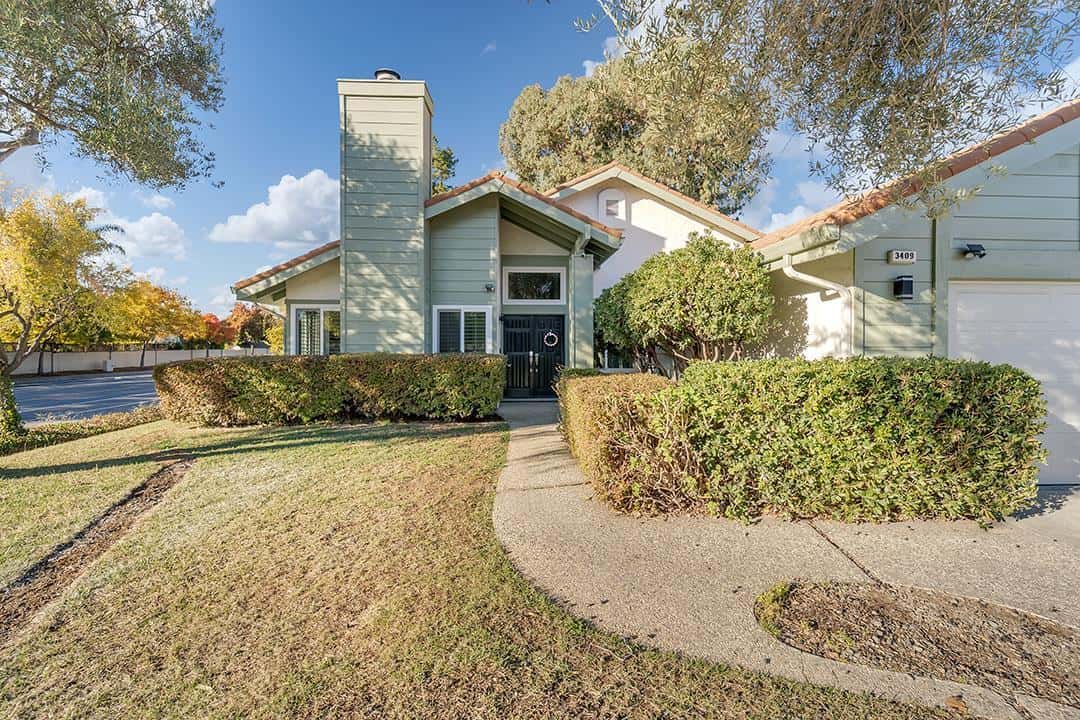 3409 Pin Oak Court • San Jose • 95148