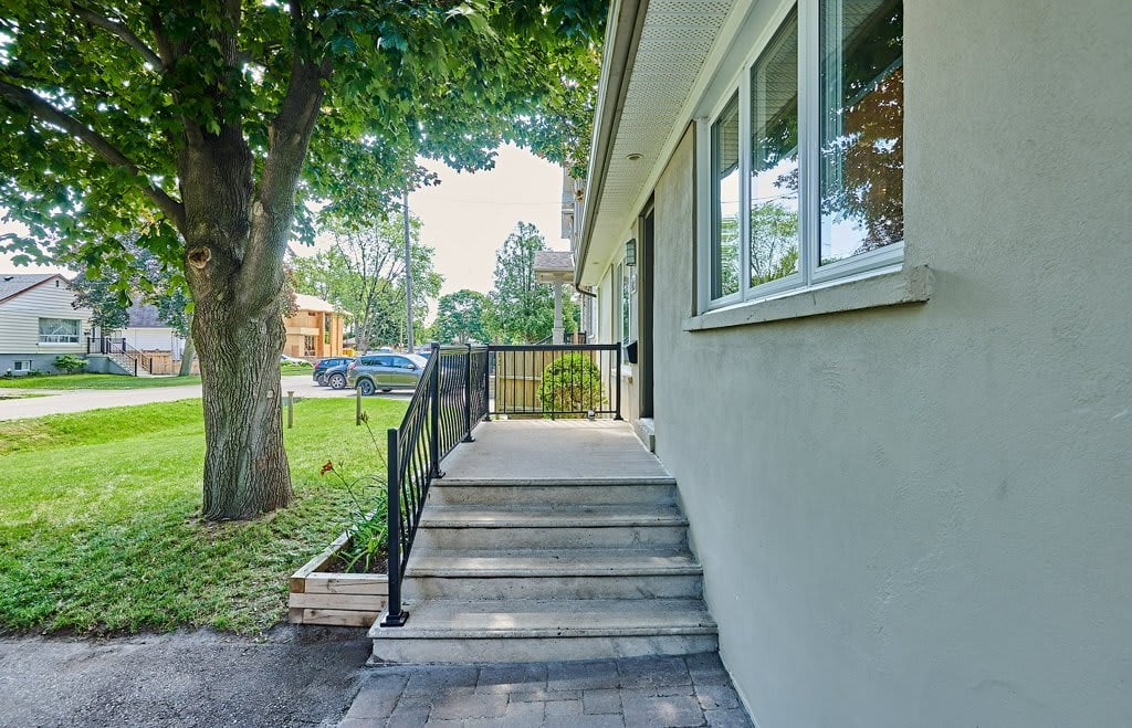 1160 Strathy Ave 