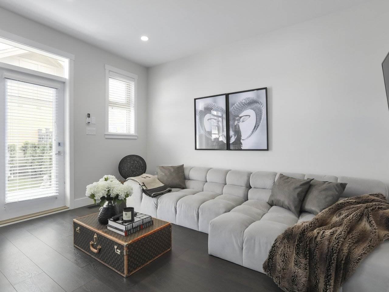 16452 25 Ave