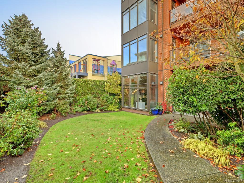104-300 Waterfront Cres