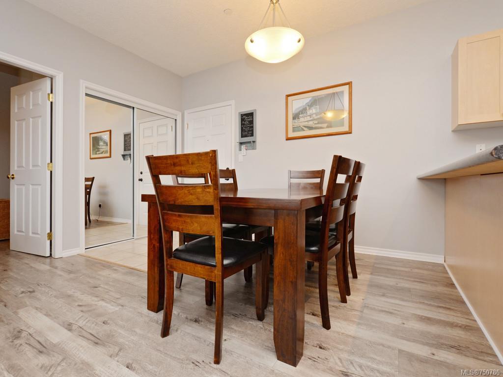 301-893 Hockley Ave