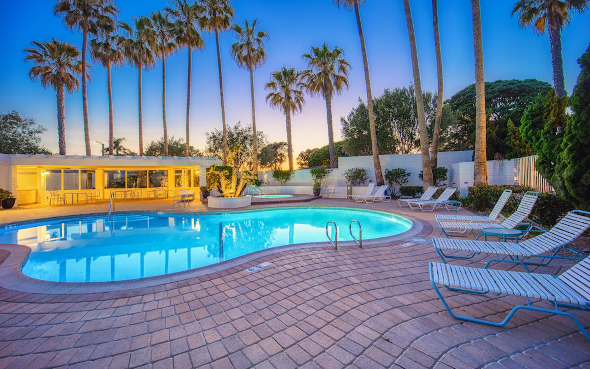 717 Avocado Ave