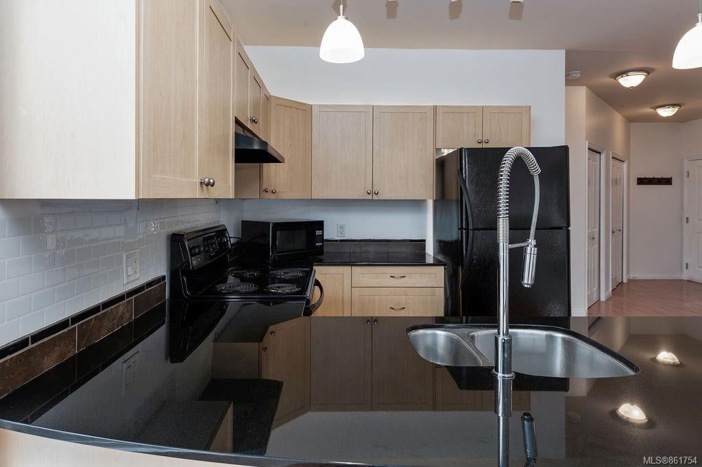 402-821 Goldstream Ave, Langford