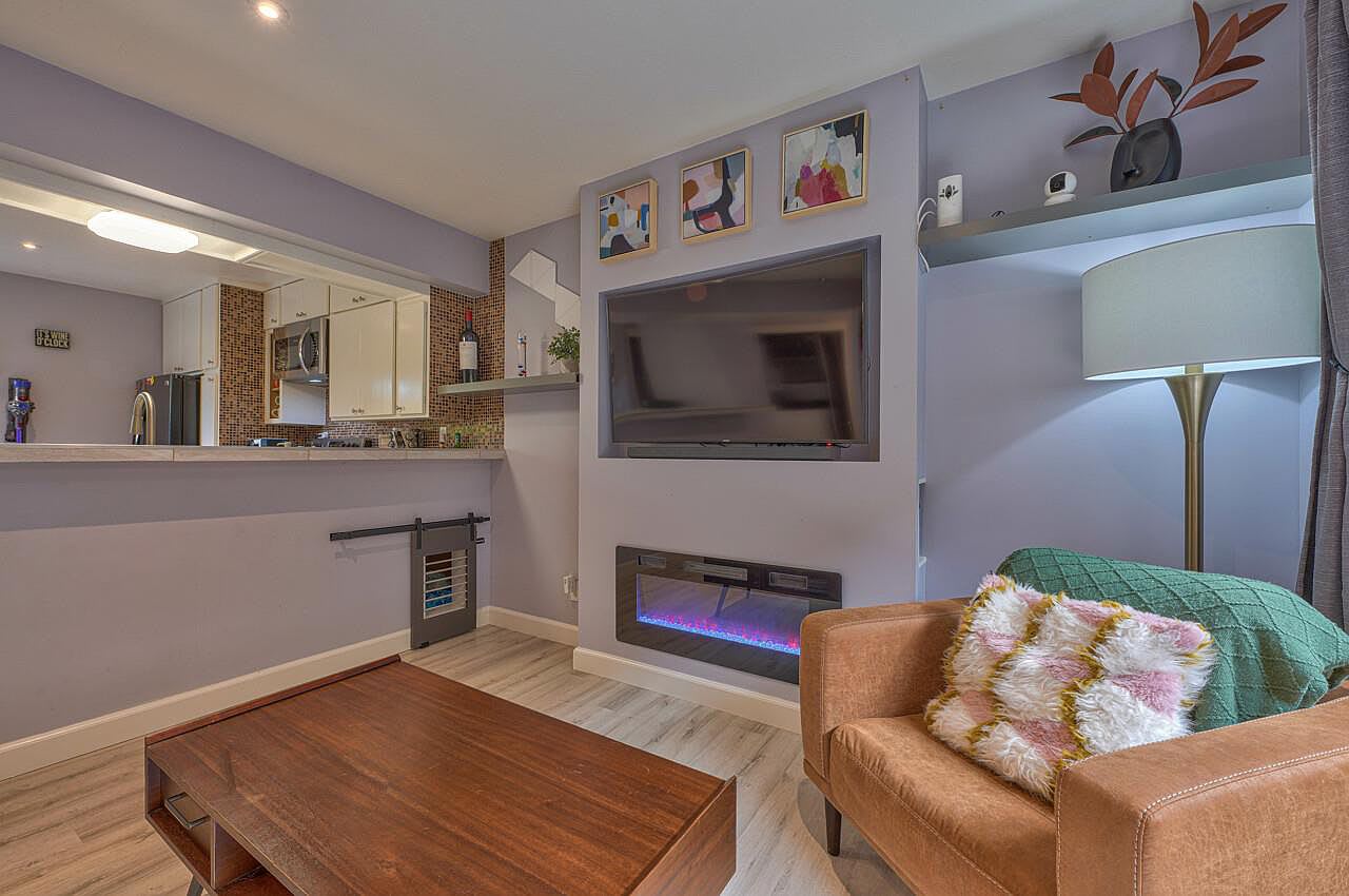 3156 Eucalyptus St APT 8