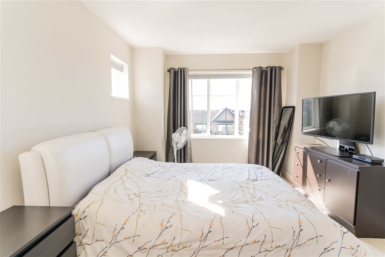 10-19433 68 Avenue, Surrey