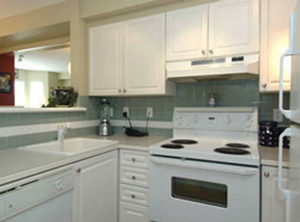 307-2545 W Broadway