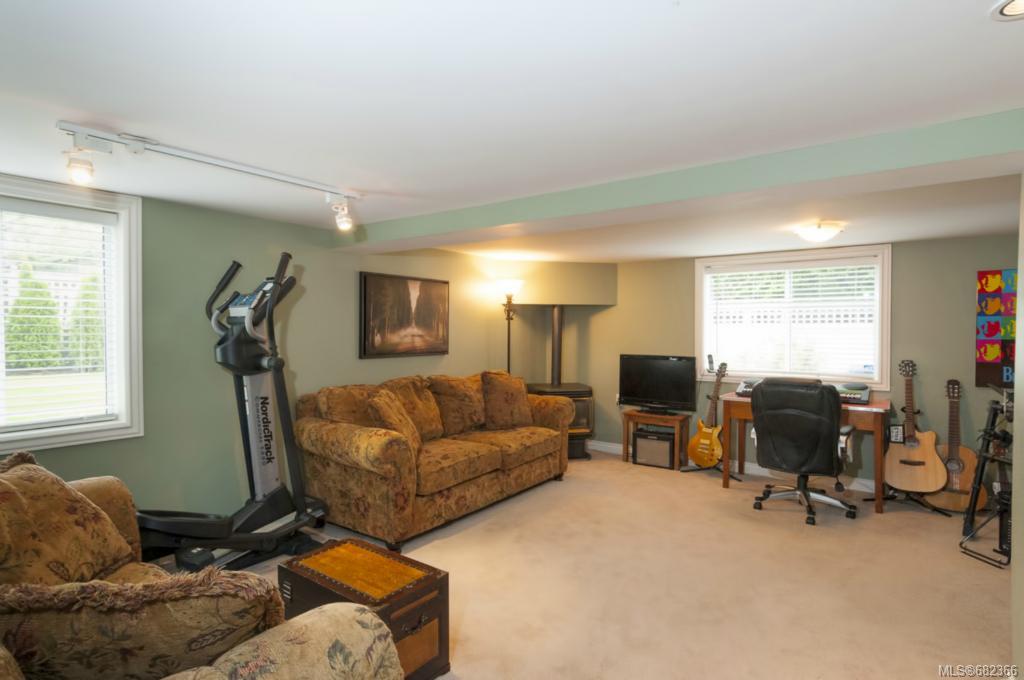 1640 Hollywood Cres