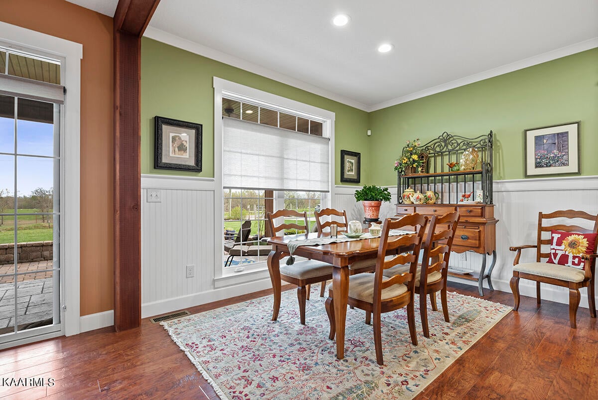 762 Lakeside Rd