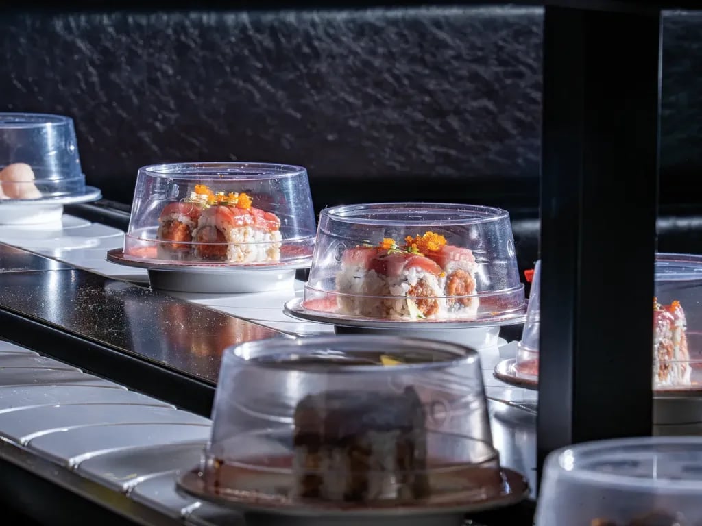 Review: Sakatanoya Revolving Sushi & Ramen Bar puts a high-tech spin on sushi