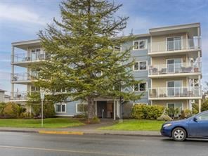 304-2360 James White Blvd, Sidney