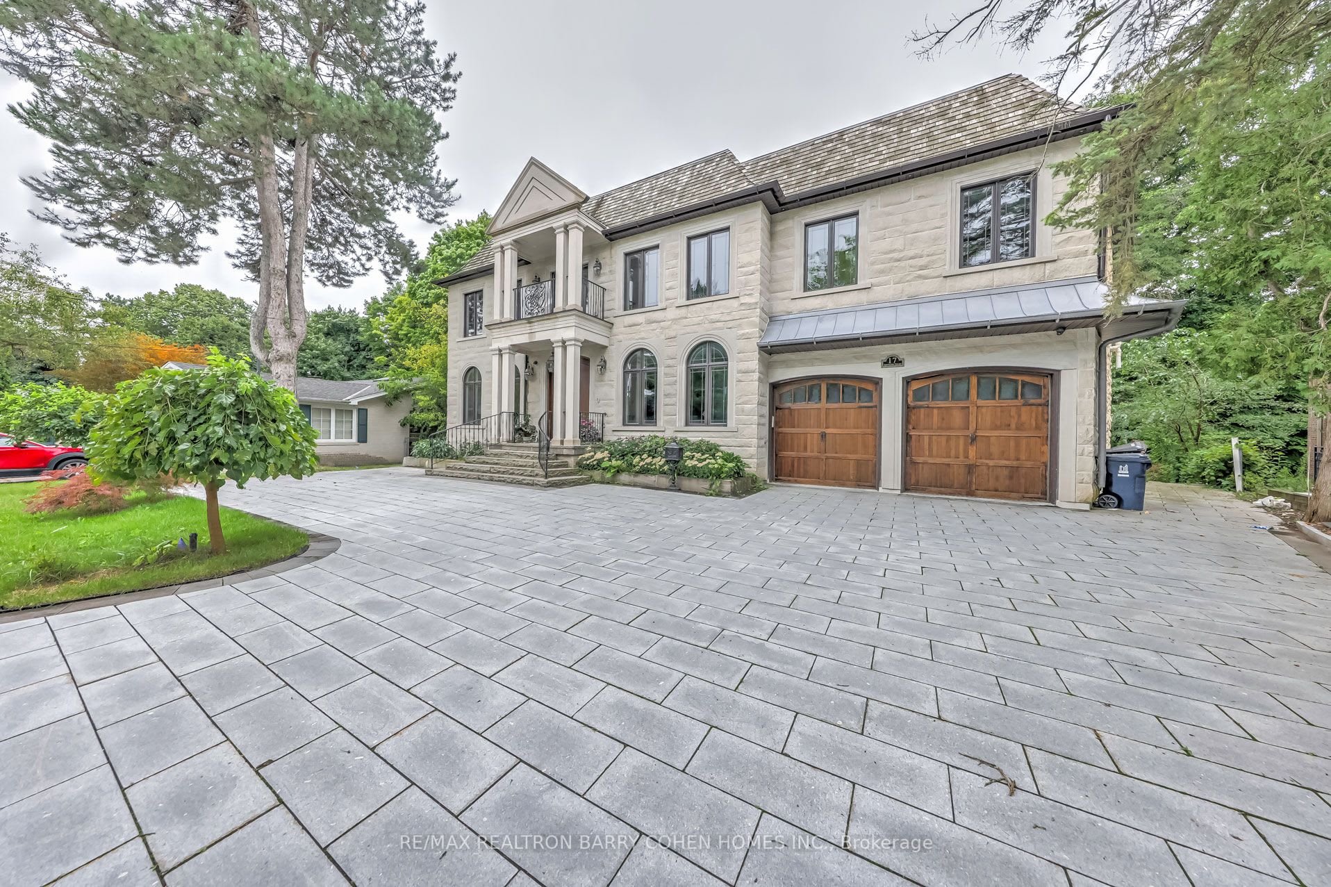 SOLD: Elegance & Luxury At Its Finest